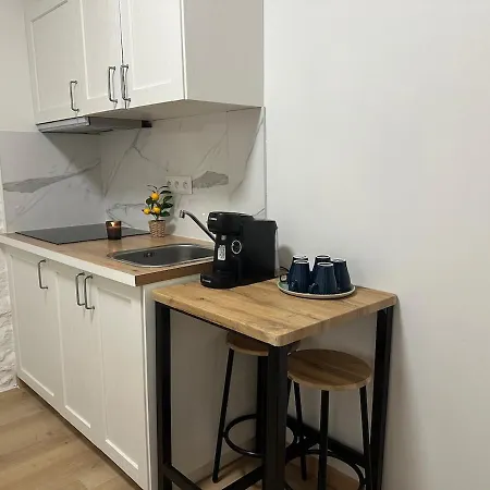 Apartment Neuf, Gare 2 Mins, 1 A 2 Personnes *